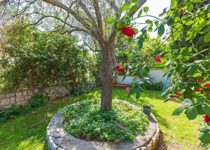 Apartament Romantisches Nur 300 Meter Zum Mit Parkplatz Und Grill Crikvenica